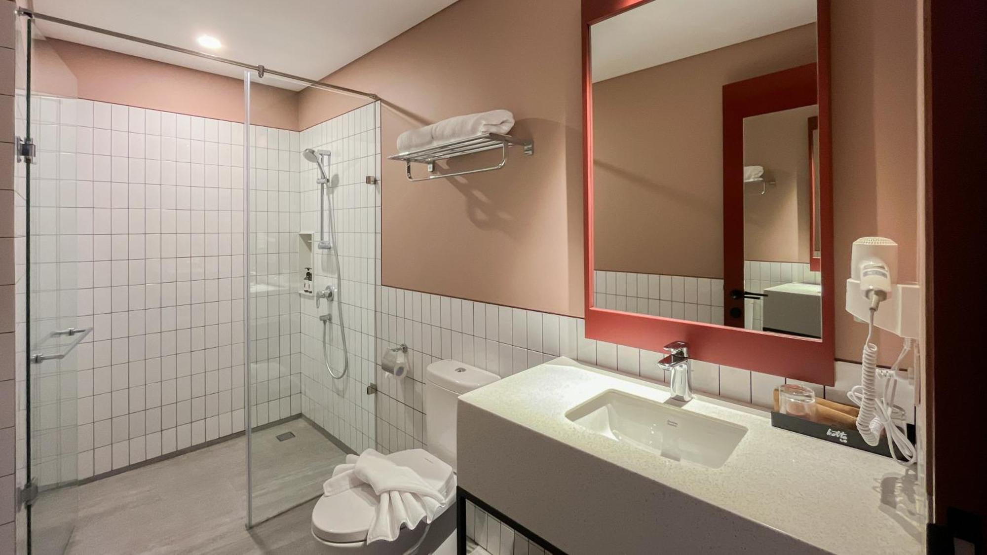 Kotta Go Hotel Tegal Eksteriør billede